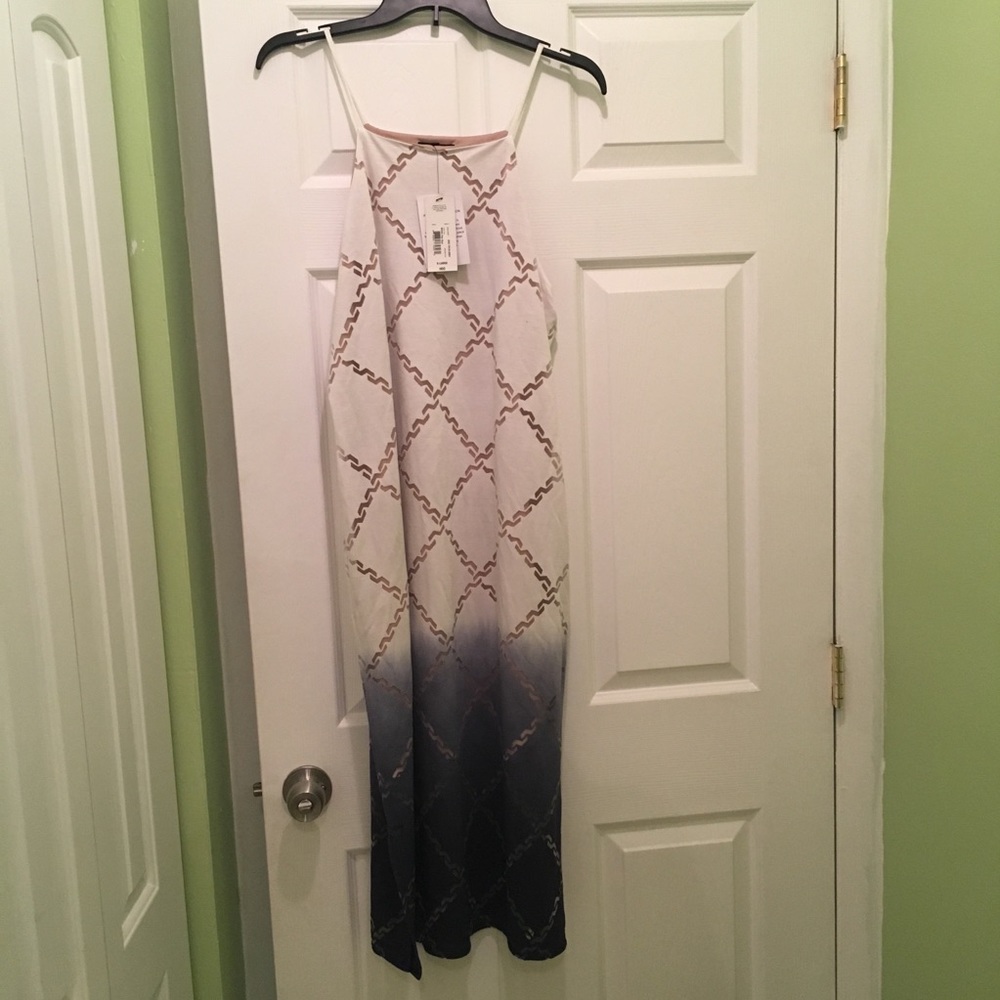 White drip die mid knee length dress